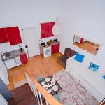 Large 1-Bedroom Duplex Apartment Prime Lisbon Location * Lissabon