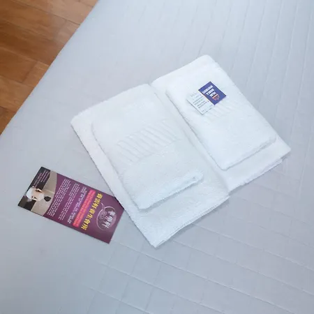 Hostel Large 1-Bedroom Duplex Apartment Prime Lisbon Location Lissabon