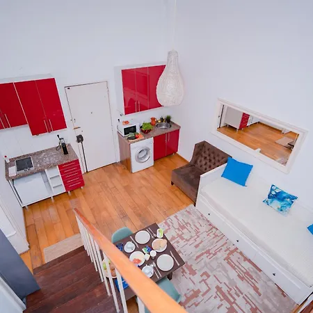 Large 1-bedroom 1 Doble Bed 1 Sofa Bed 1 Bathroom Duplex Prime Location * Lizbona