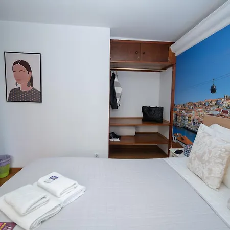 Hostel Large 1-bedroom 1 Doble Bed 1 Sofa Bed 1 Bathroom Duplex Prime Location Lizbona