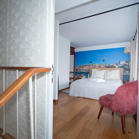 Large 1-bedroom Duplex Prime Location