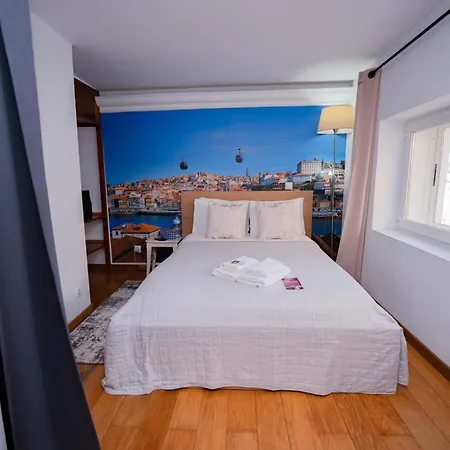Hostel Large 1-bedroom 1 Doble Bed 1 Sofa Bed 1 Bathroom Duplex Prime Location Lizbona