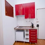 Large 1-bedroom Duplex Prime Location Vandrarhem